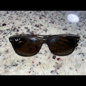 Wayfarer Ease Rayban Sunglasses